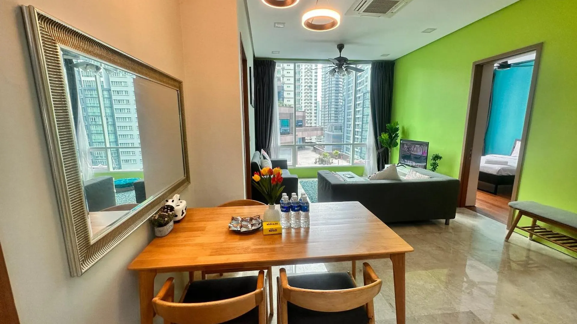 Soho Suites Klcc By Luna Kuala Lumpur