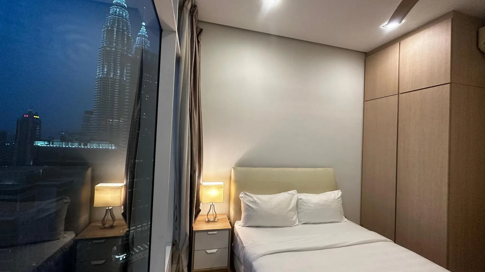 Soho Suites Klcc By Luna Kuala Lumpur